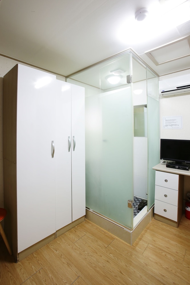 K Pop Residence I 52/75