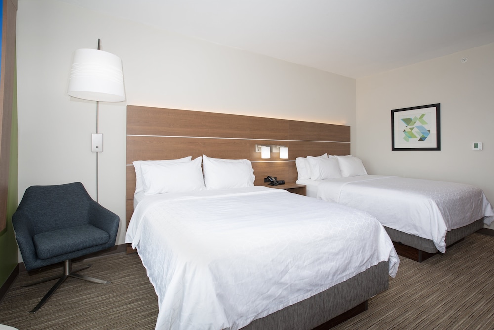 Holiday Inn Express & Suites Goodland I-70 19/45