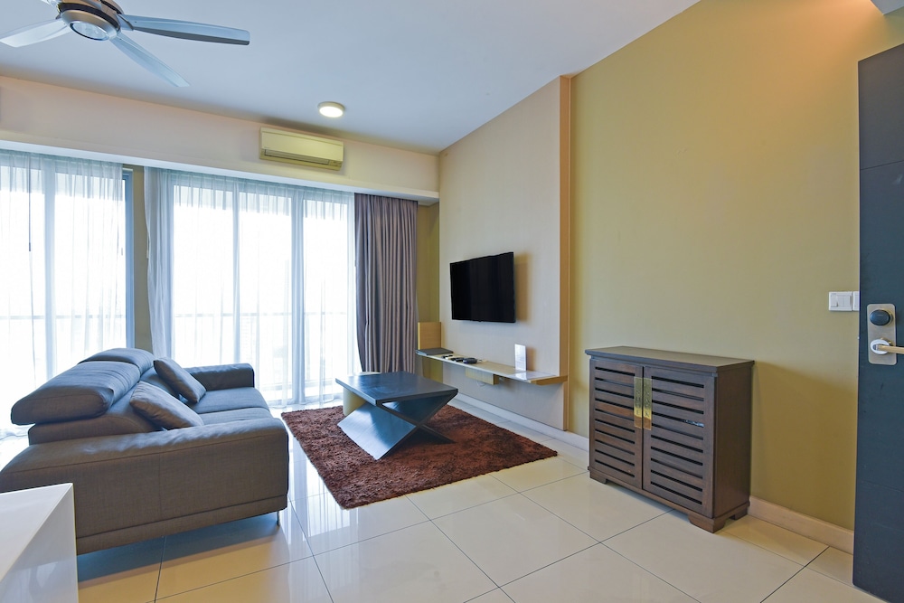 Suasana Suites Bukit Ceylon 40/50