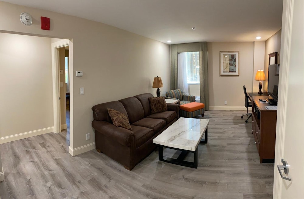 Clayton Plaza Hotel 37/65