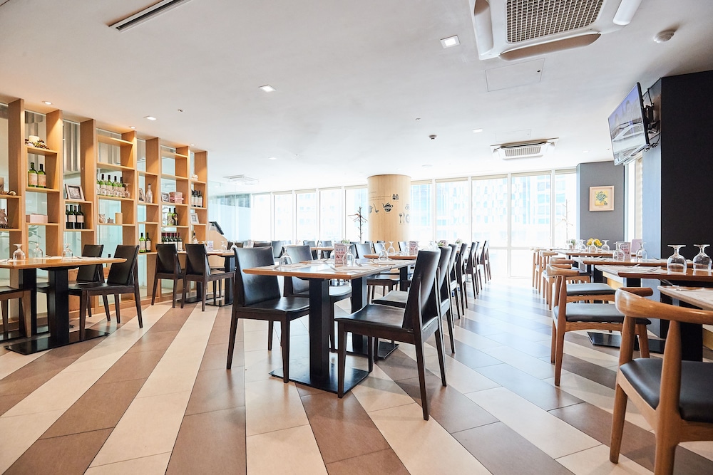 Days Hotel by Wyndham Seoul Myeongdong 44/56