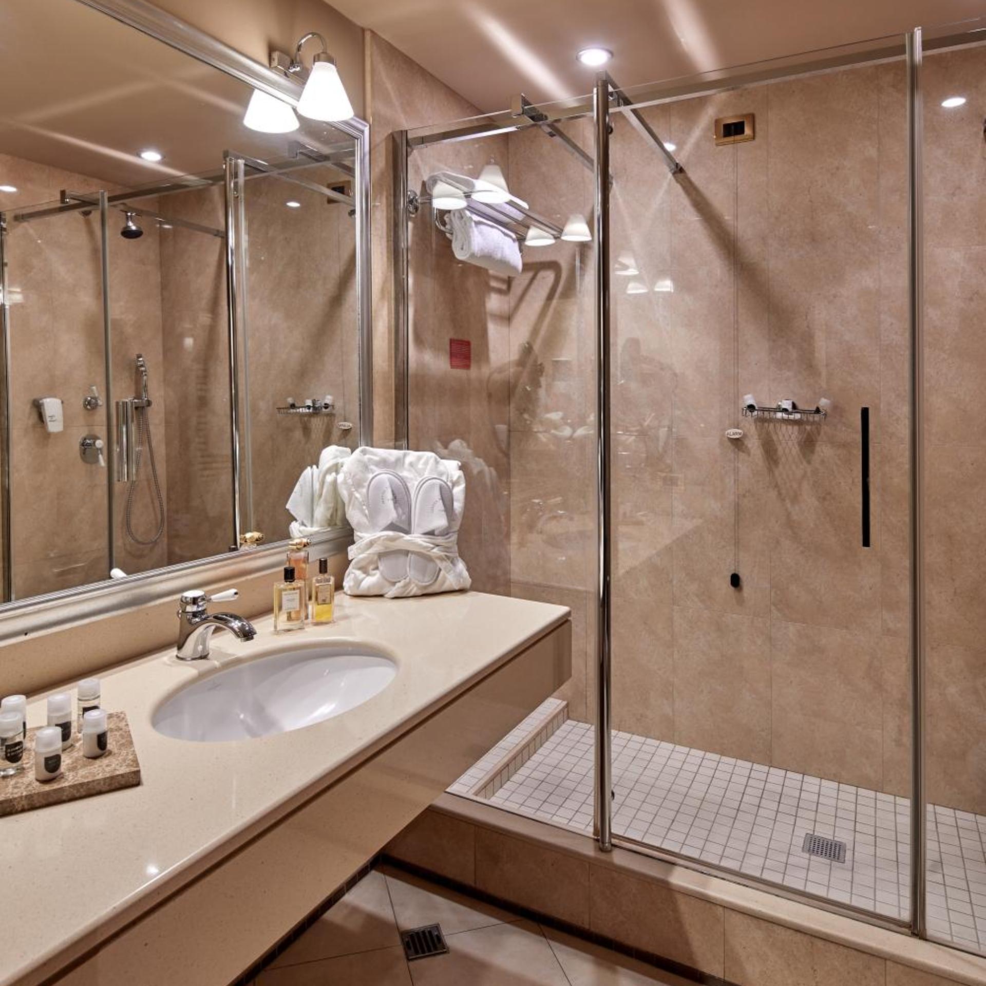 غرفة سوبيريور ثلاثية مع أريكة، Hotel Accademia Verona 9/10