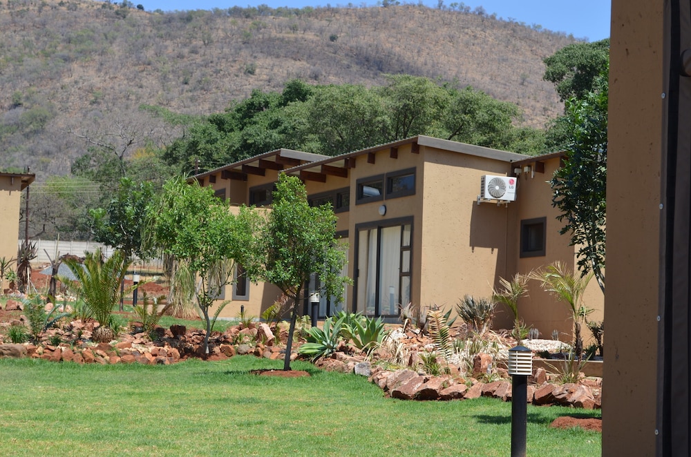 Manor Hills Guest Lodge 31/40