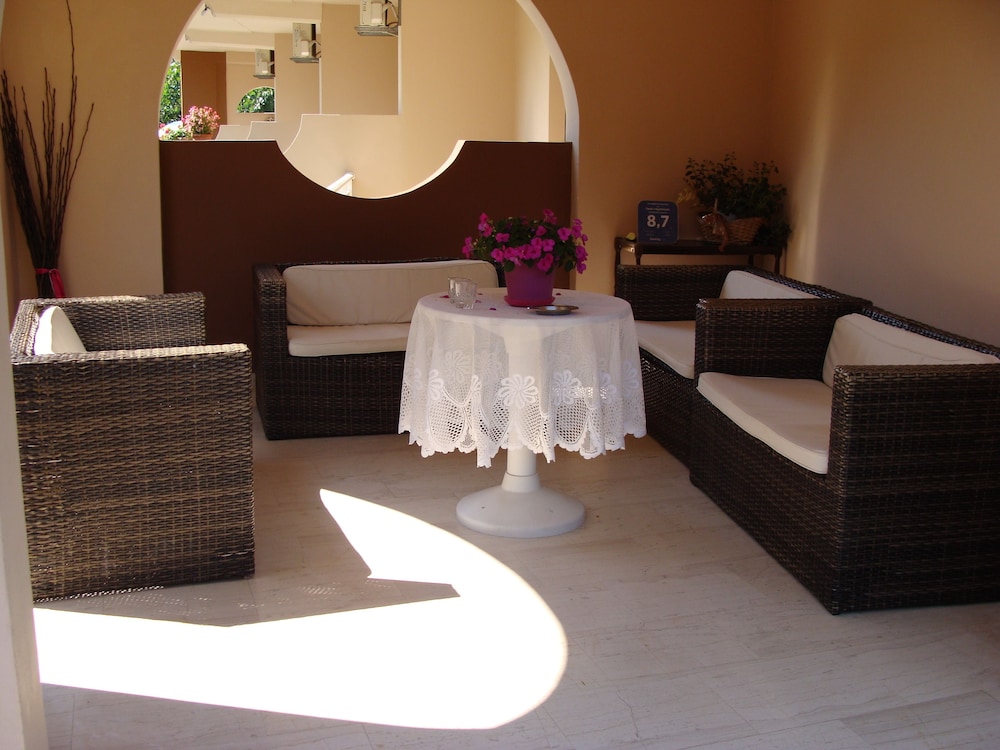 Toulas Apartments 25/50