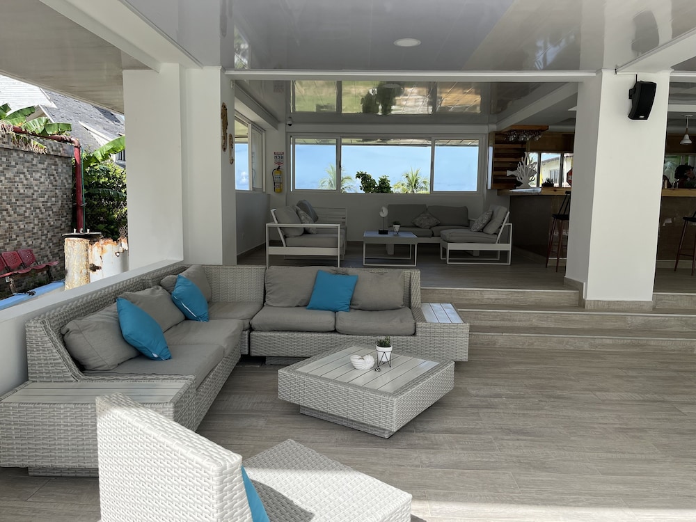 Caribbean Corals By Portofino 32/50