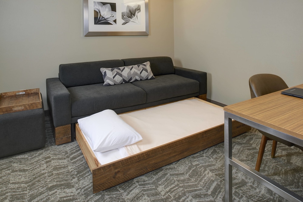 SpringHill Suites St. Louis Brentwood 22/36