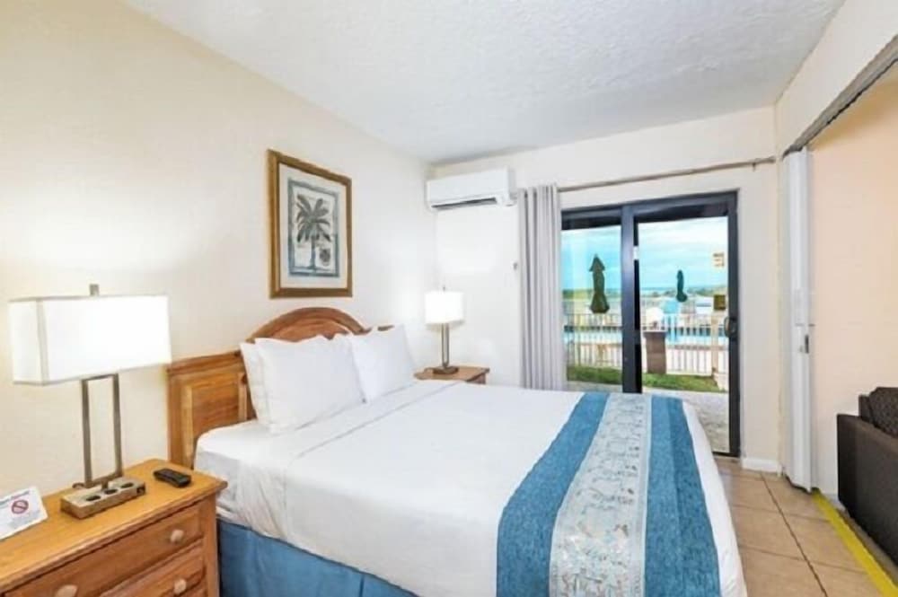 Emerald Seas Deerfield Beach Club 3/39