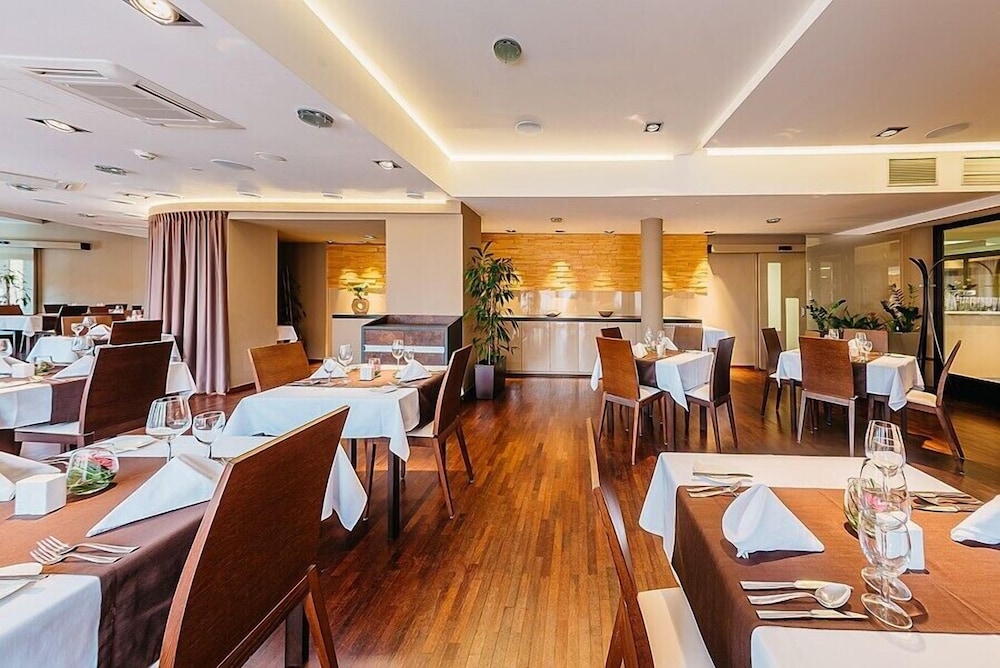 Maximus Resort 36/49