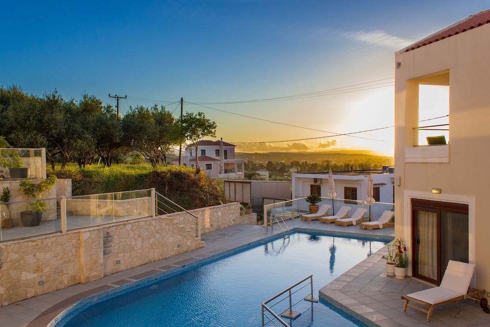 ESTHISIS SUITES CHANIA 53/57