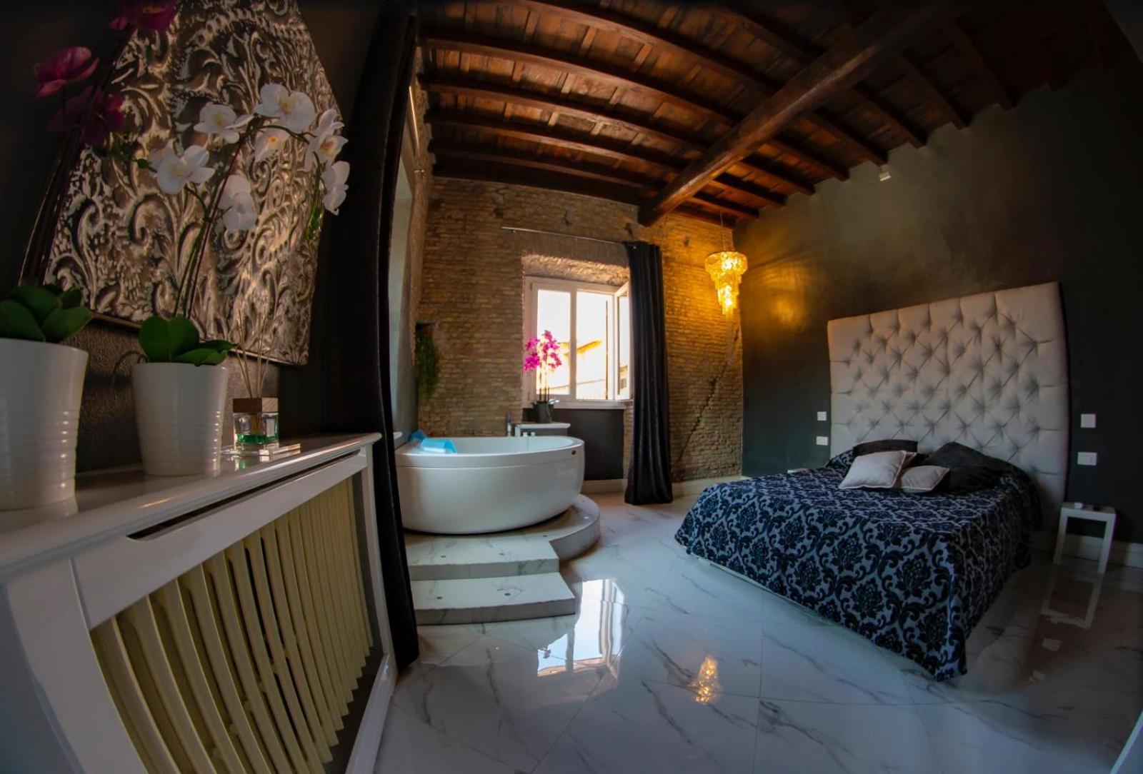 Rhome Luxury Suite 3/25