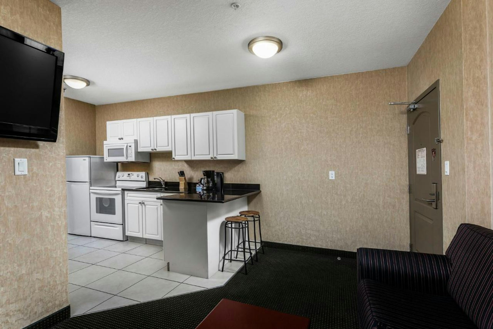 Redwood Inn Suites Grande Prairie 48/61