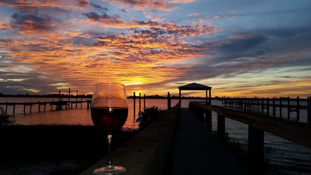 Paradise Cove at Lemon Bay 56/71
