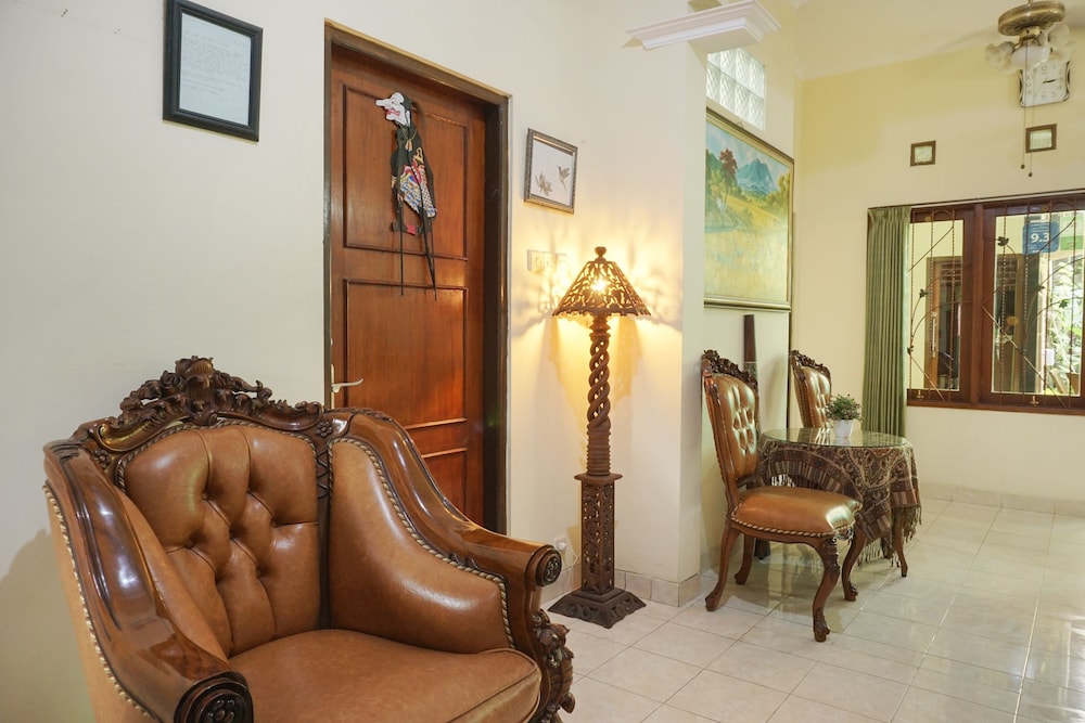 OYO 465 Alam Citra Bed & Breakfast 16/21