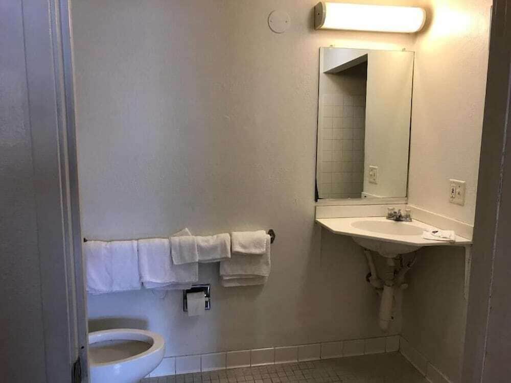 Motel6 Des Moines, IA - North 58/61