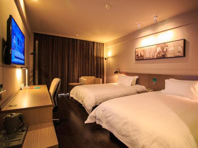 Jinjiang Inn Select (Wuhan Optics Valley Avenue Lingjie Road Institute of Communications) 24/44