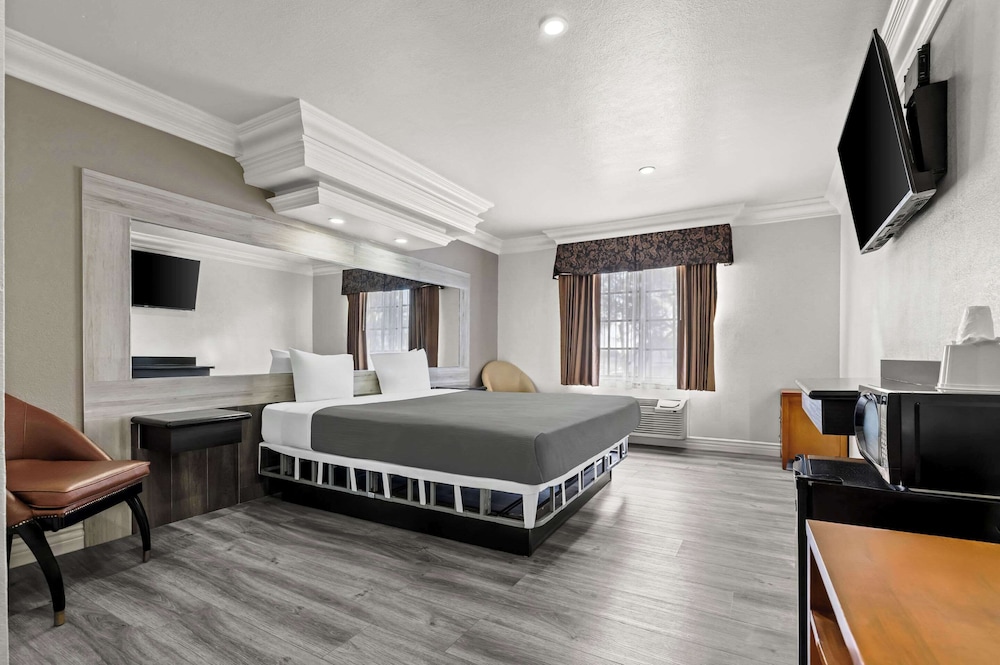 Standard, King Bed, Smoking