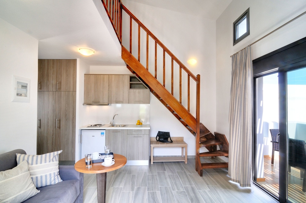 MYRTOS MARE SUITES 23/46