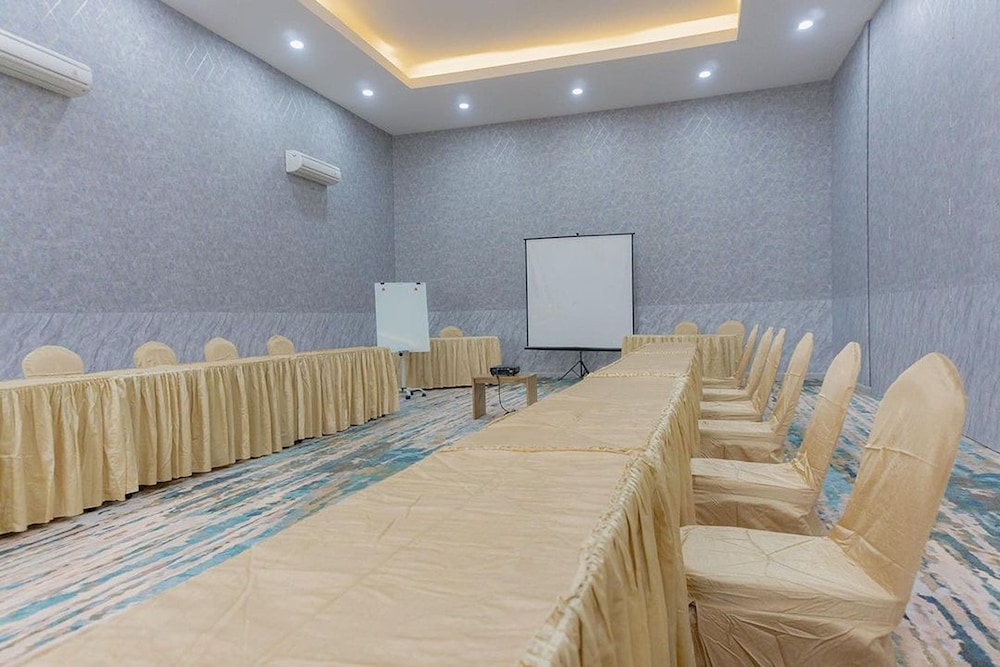 Grand Central Hotel Medan 53/60