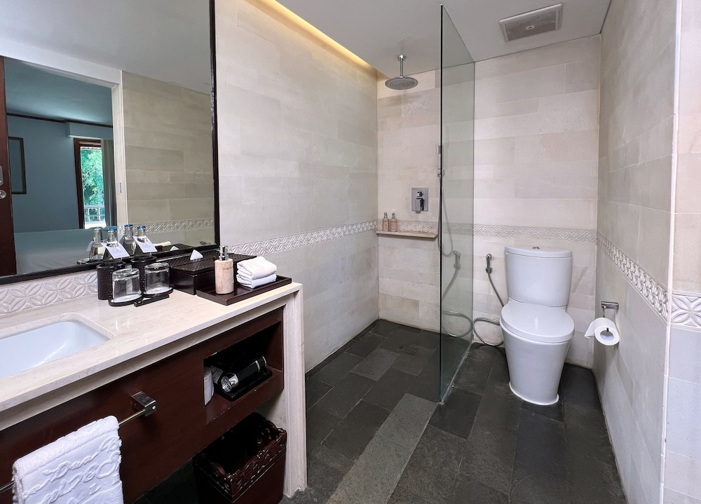 Nusa Dua Beach Hotel & Spa - Handwritten Collection 72/73