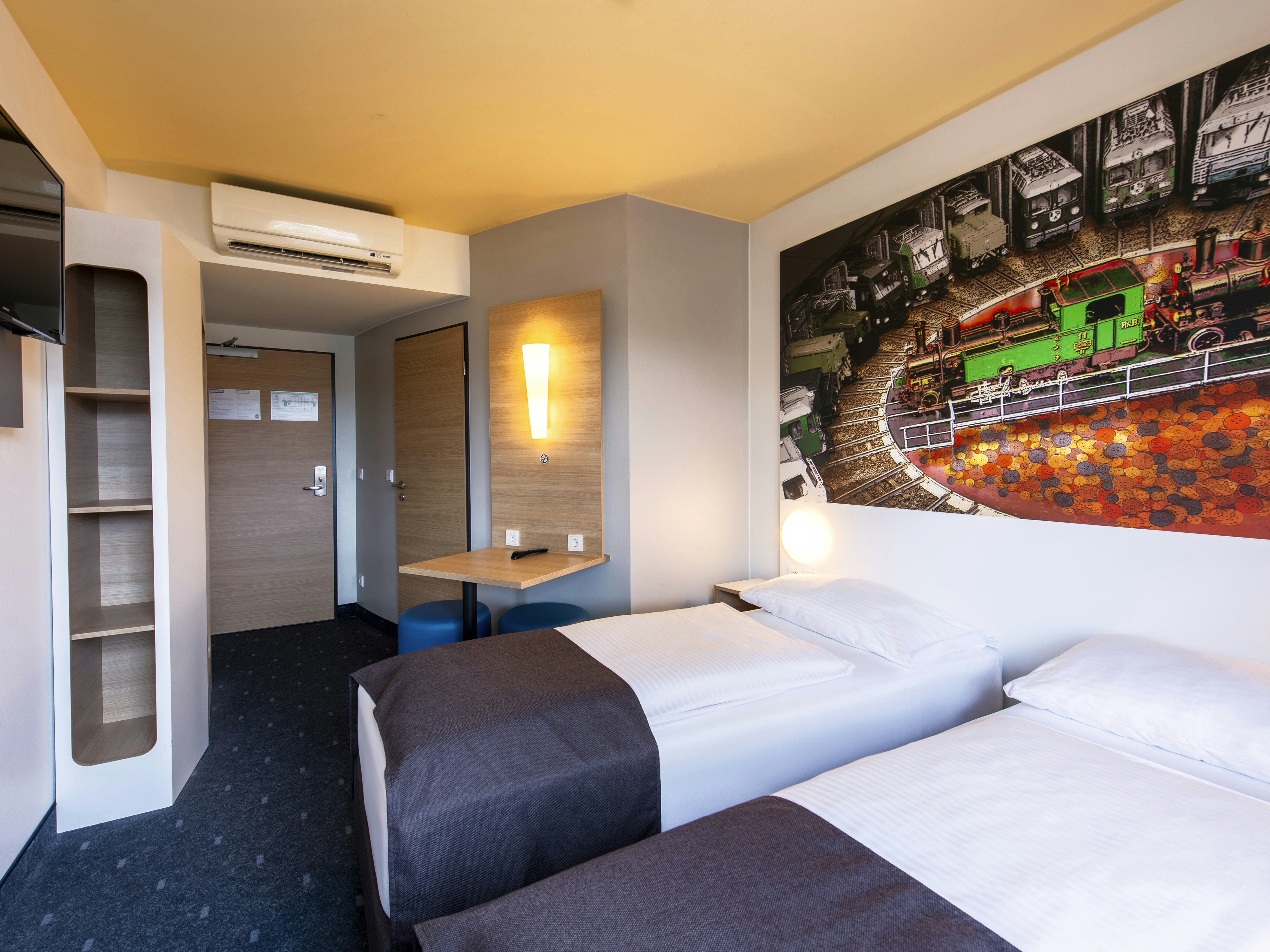 B&B Augsburg 12/30