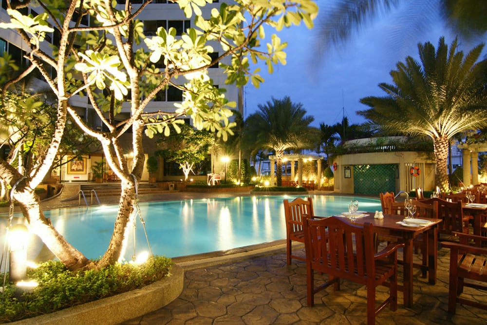 GRAND DIAMOND SUITES 64/71