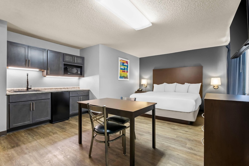 Upgrade, Efficiency, Suite, King Bed