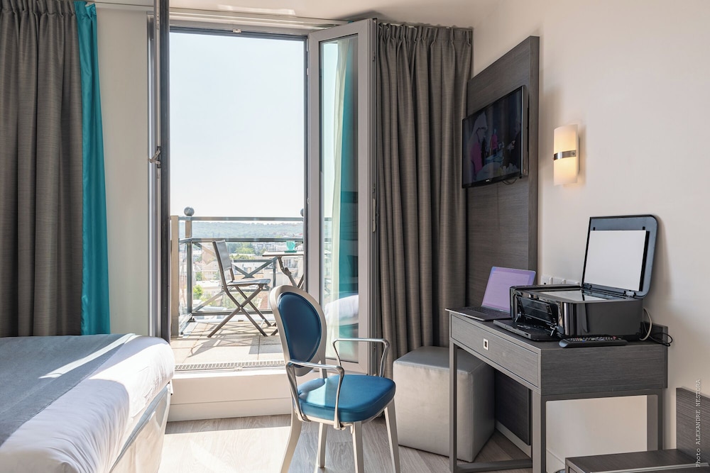 Hotel Versailles Chantiers 34/78