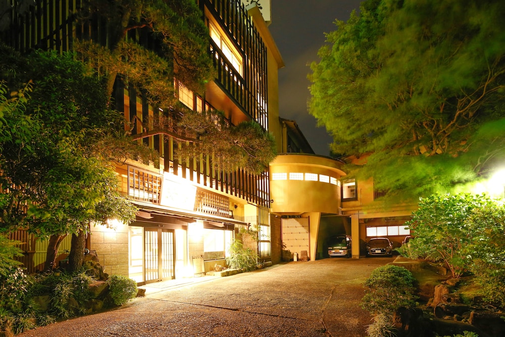 Auberge Yuraku 50/50
