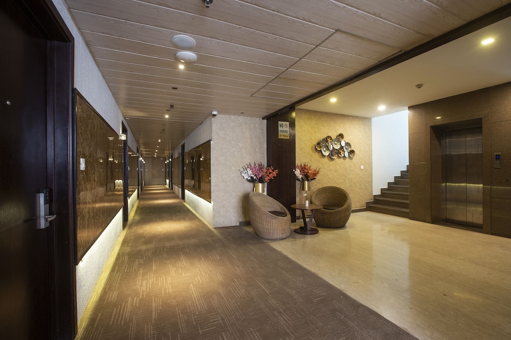 Hotel Mumbai House 48/50