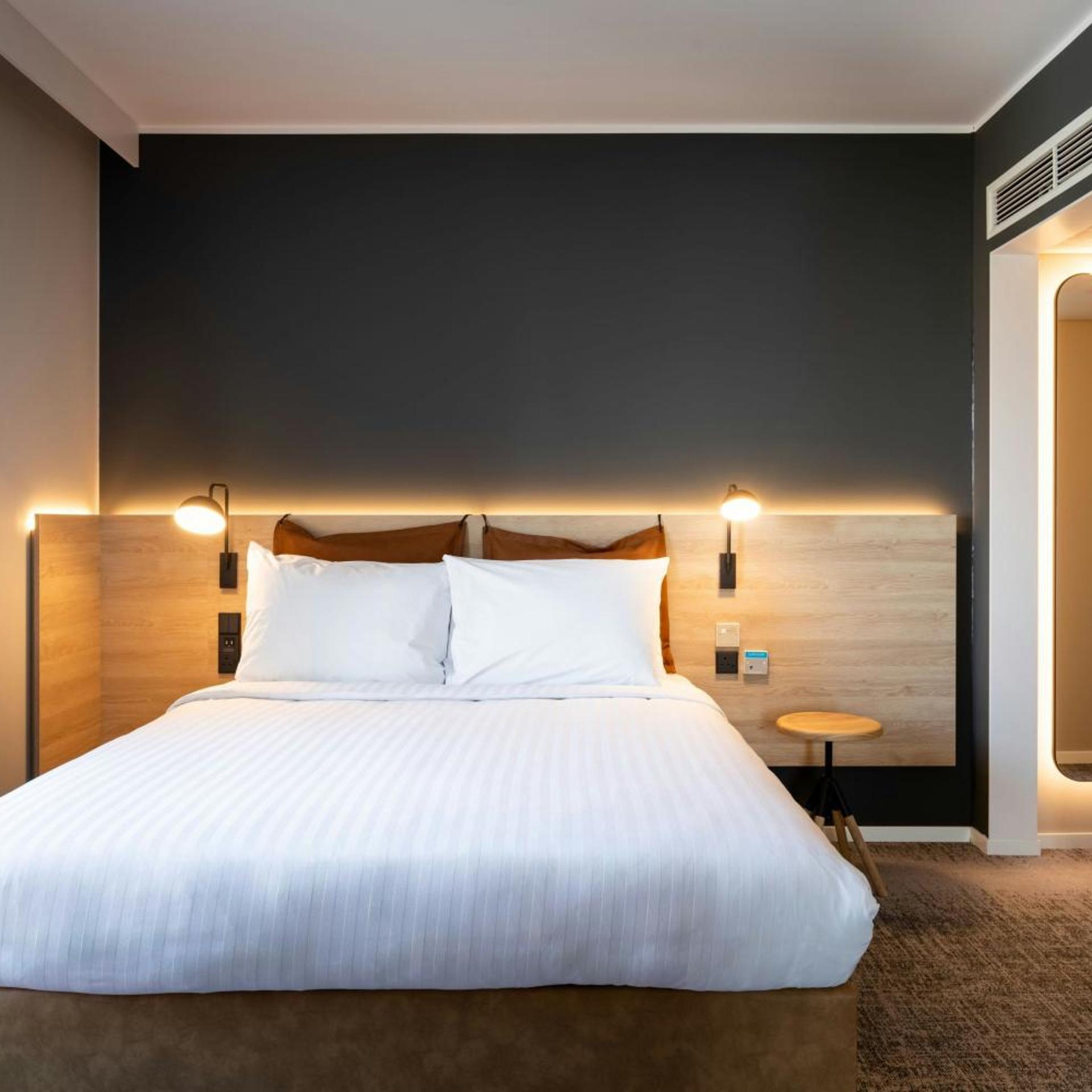 Moxy, Premium, Queen Bed، Moxy Plymouth 2/9
