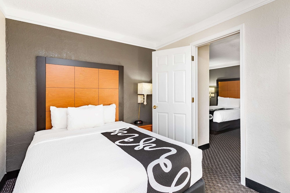 Travelodge by Wyndham El Paso - Airport 16/30