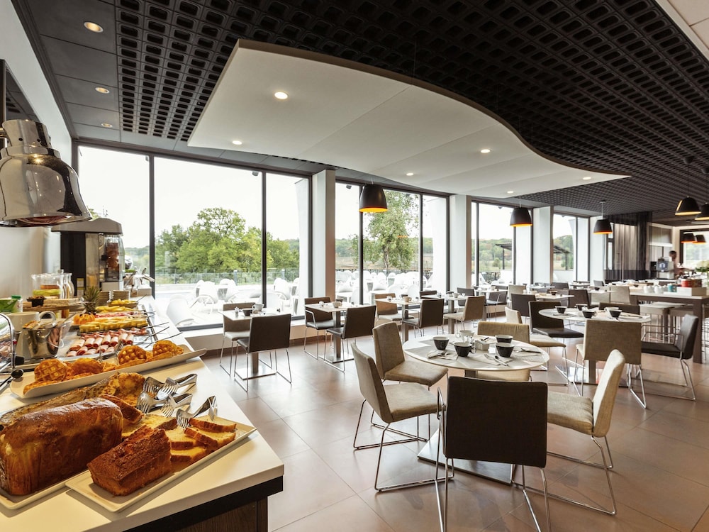 NOVOTEL LIMOGES LE LAC 53/72
