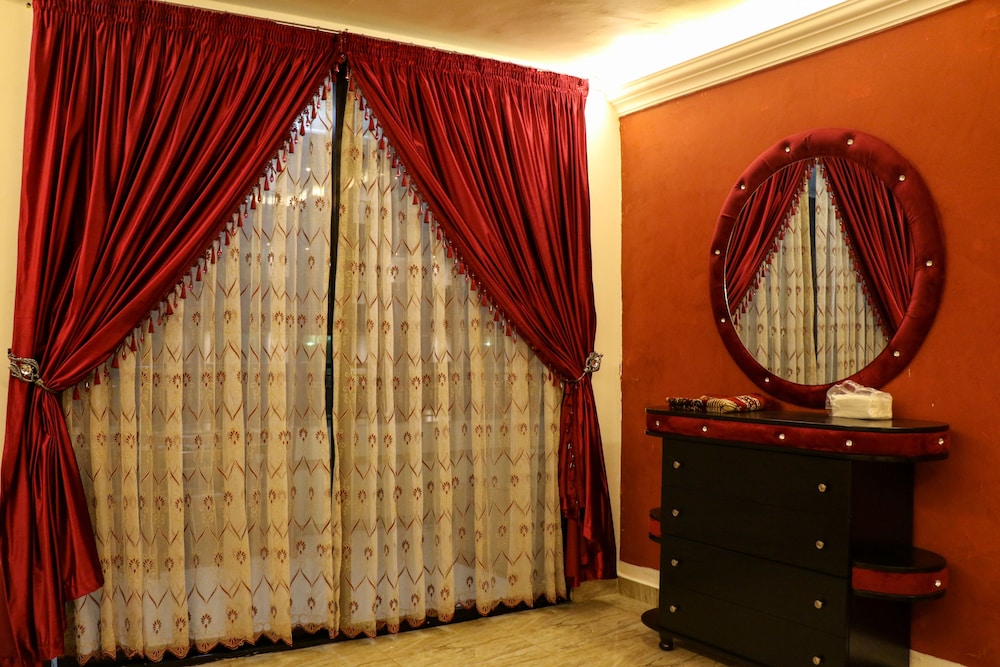 Grand Suites Hotel 8/66