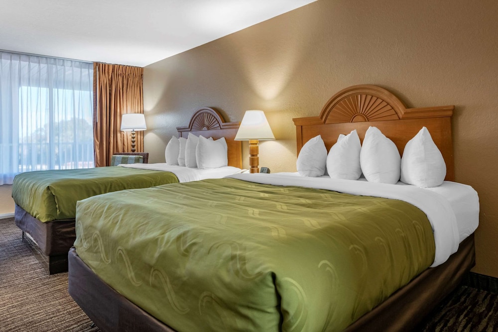 Quality Inn Kennedy Space Center 20/47