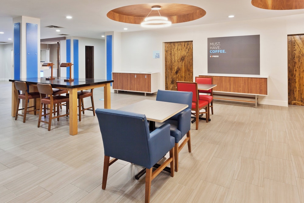 Holiday Inn Express Hotel And Suites Rome East 40/50