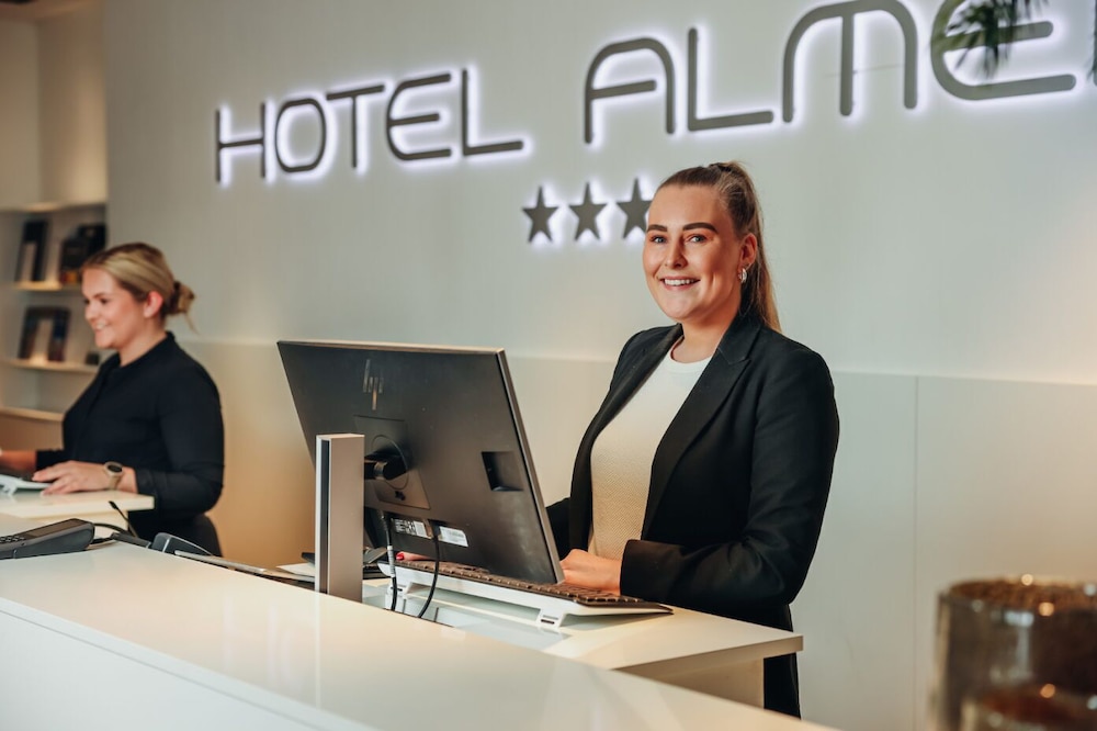 Van Der Valk Almere 5/49