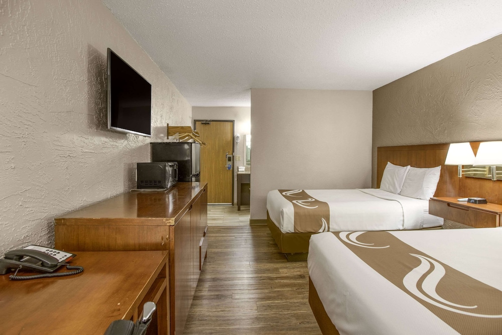 Rodeway Inn & Suites Grand Rapids Southeast 19/39