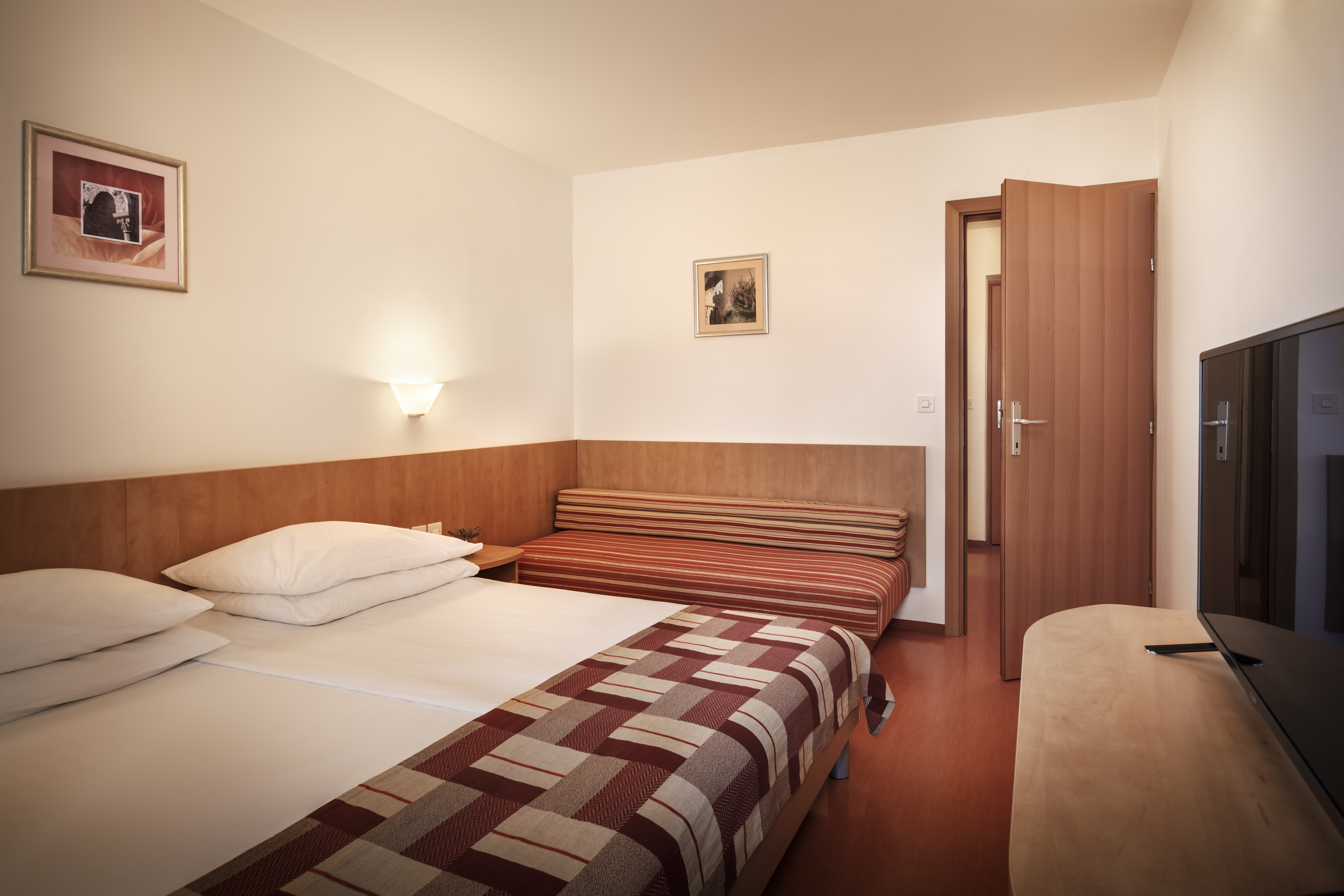 Room for 2+1