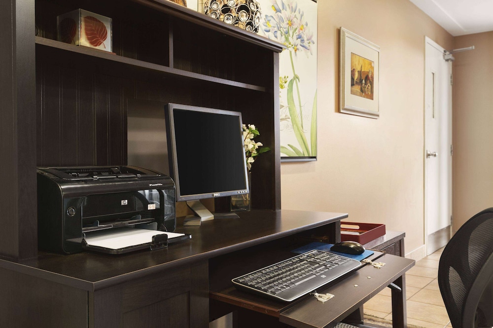 Travelodge By Wyndham Spruce Grove 46/50