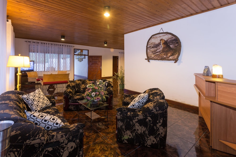Tamarind Tree Inn 23/47