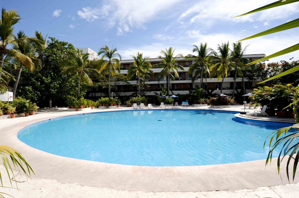 Villas Paraiso Hotel 30/32