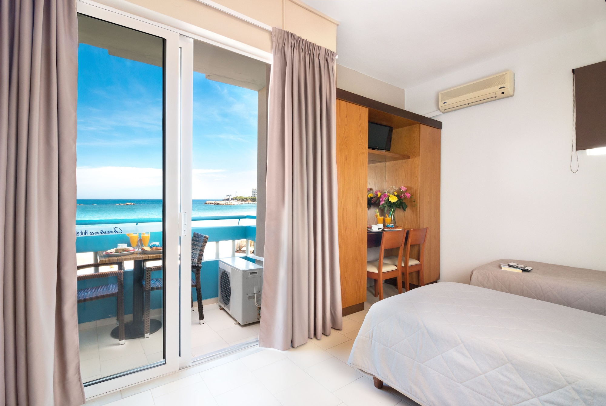 1 Bedroom, Basic, Studio, Twin Beds, Beach Front