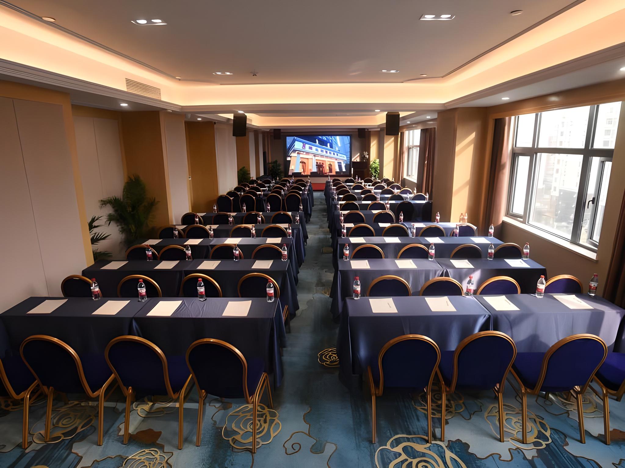 Vienna International Hotel (Wuhan Wangjiawan Tieqiao Square) 35/39