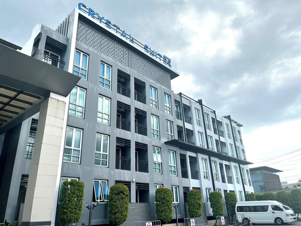 Crystal Suites Suvarnabhumi Airport 3/63