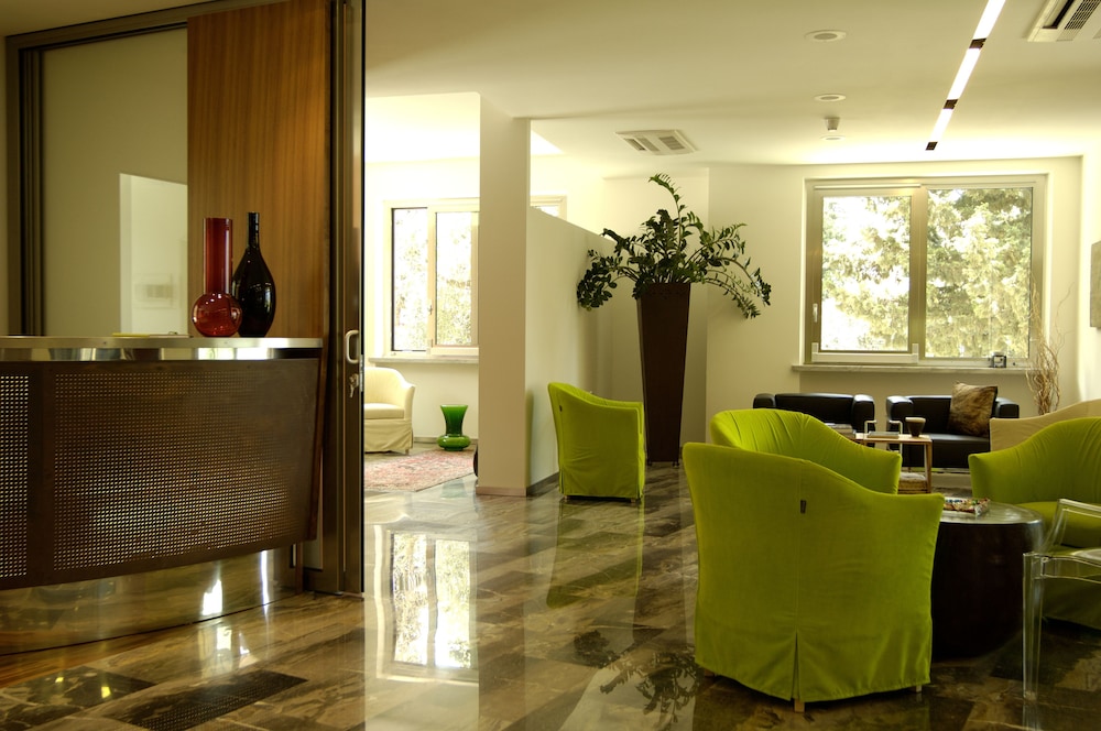 Hotel Meridiana 5/76