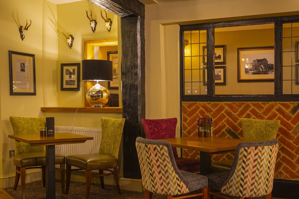 Tudor House Hotel 49/85