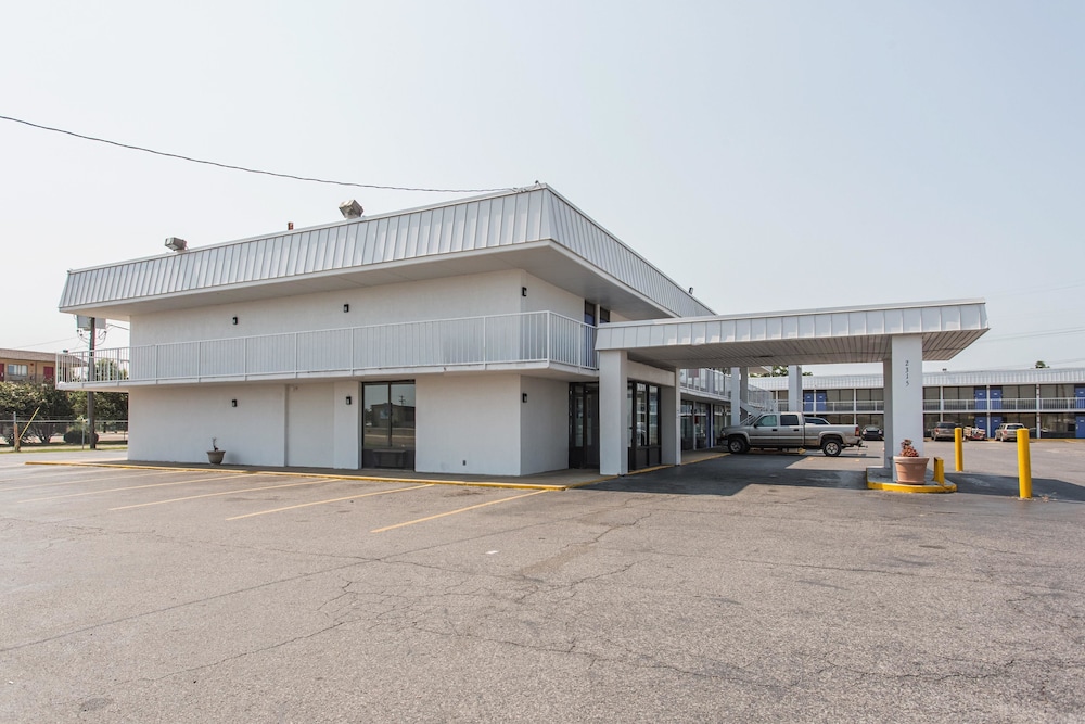 Rodeway Inn West Memphis, AR 5/52