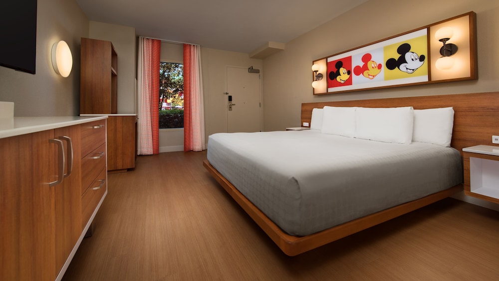 Disneys Pop Century Resort 14/50