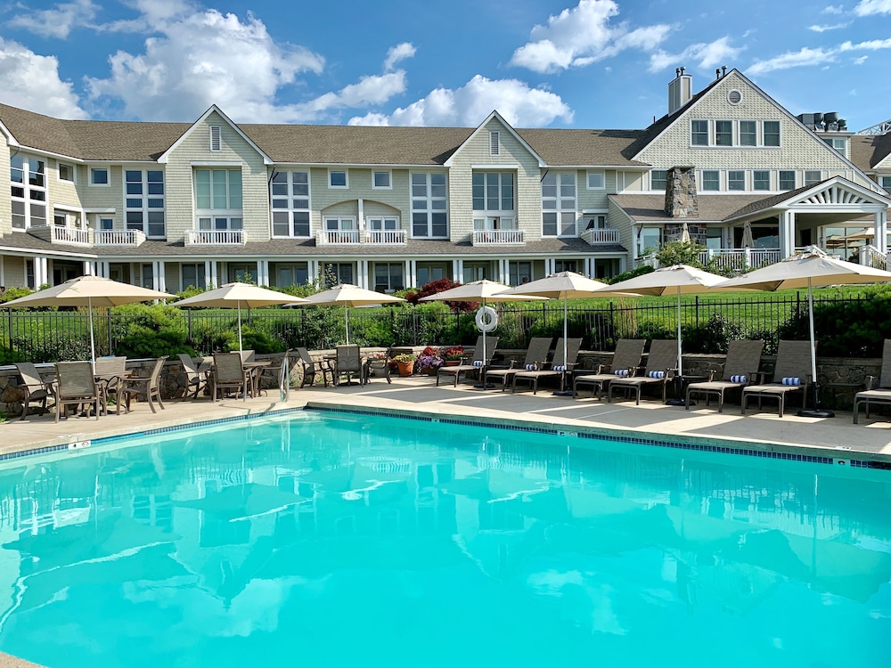 Inn By The Sea 2/66