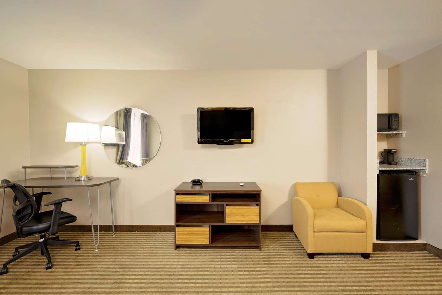 Super 8 by Wyndham Lexington/Hamburg Area 13/19
